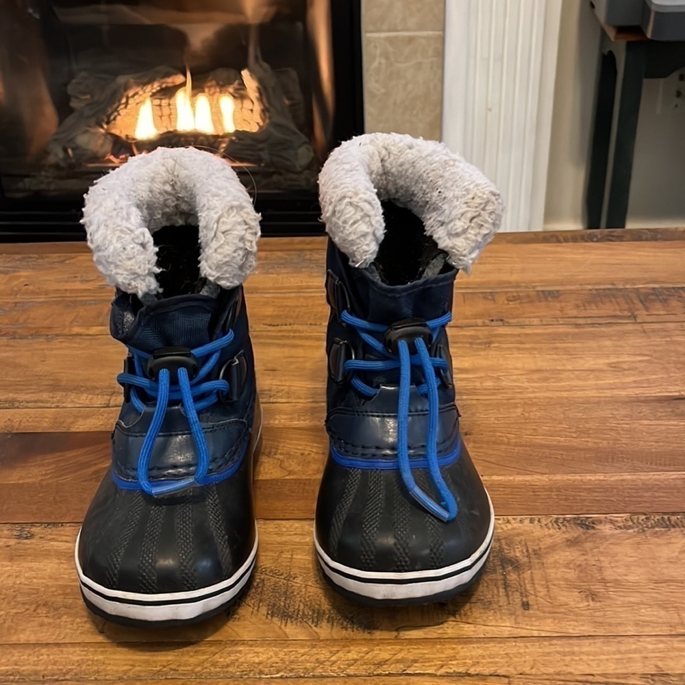 SOREL waterproof boots, size 11 (child), blue, in good condition - Picture 2 of 9
